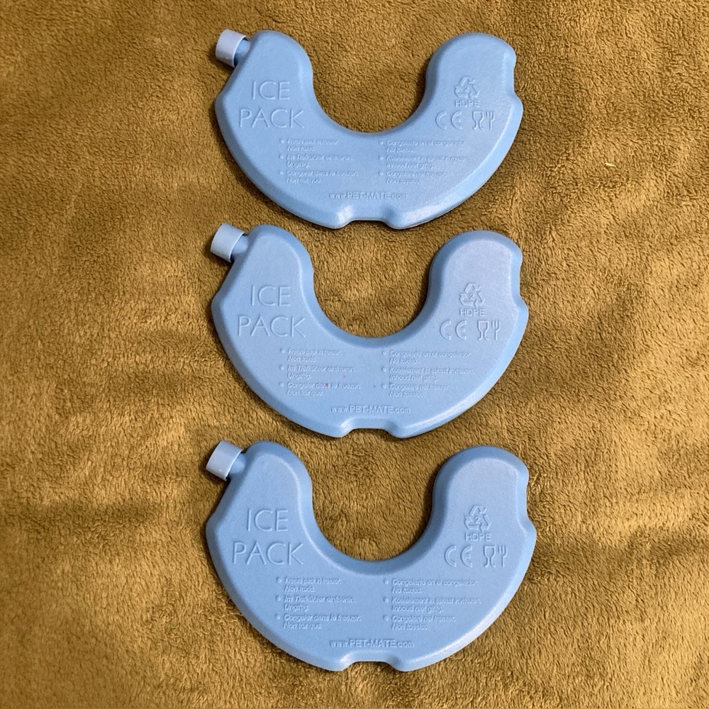 NWOT Pet Mate Ice Packs Set Blue